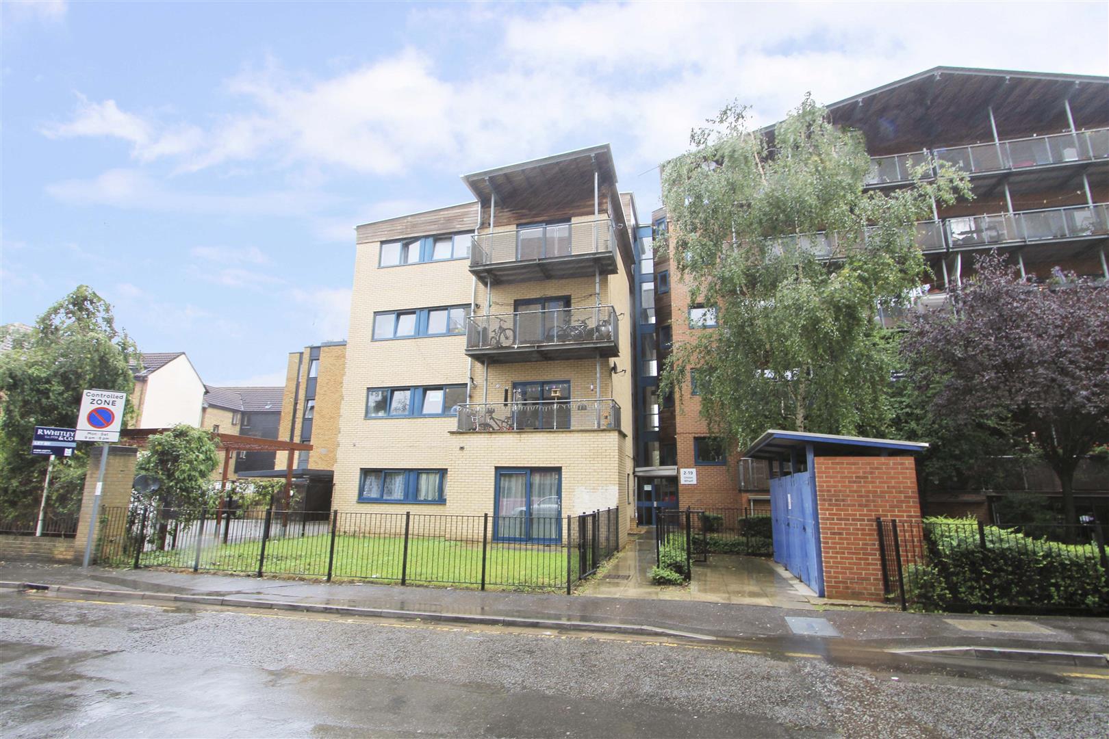 2 bedroom Apartment for sale in Bentinck Road, Yiewsley, West Drayton Cameron