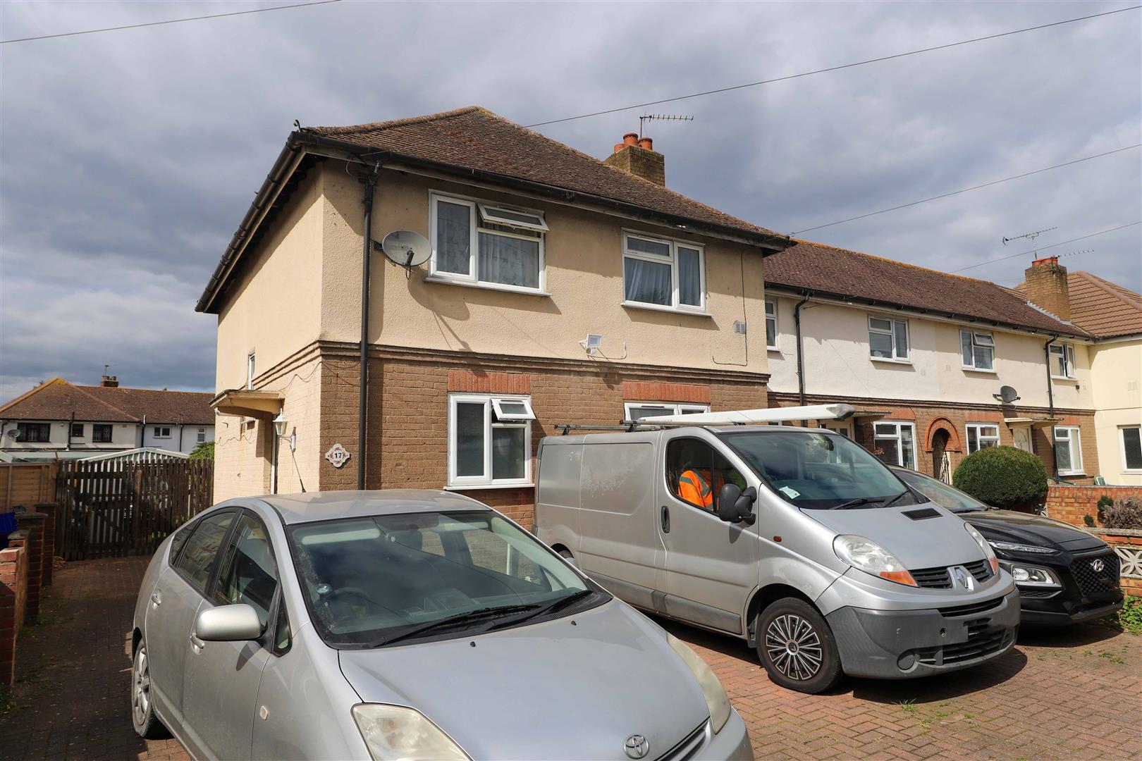 4 bedroom House for sale in Chapman Close, West Drayton Cameron