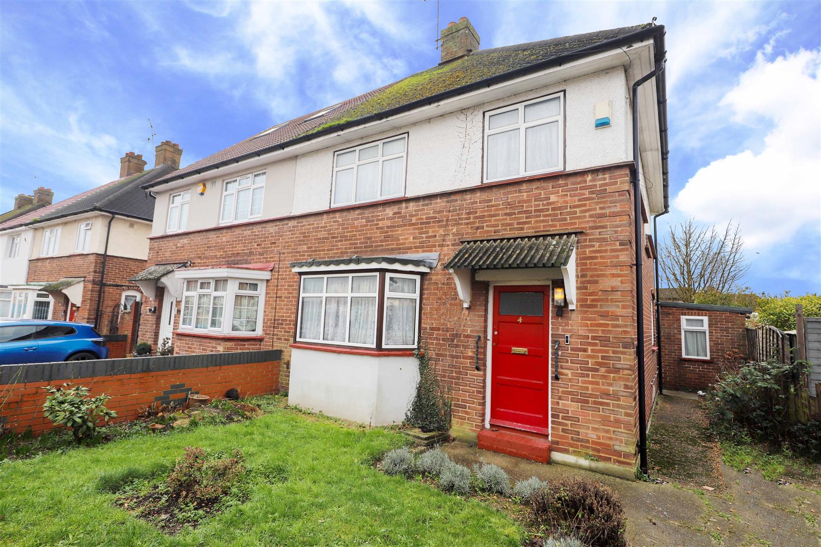 3 bedroom House SemiDetached for sale in Chestnut Close, Hayes Cameron