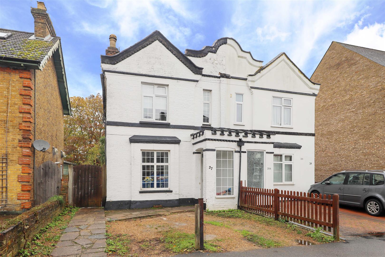 4 bedroom House SemiDetached for sale in Chiltern View Road