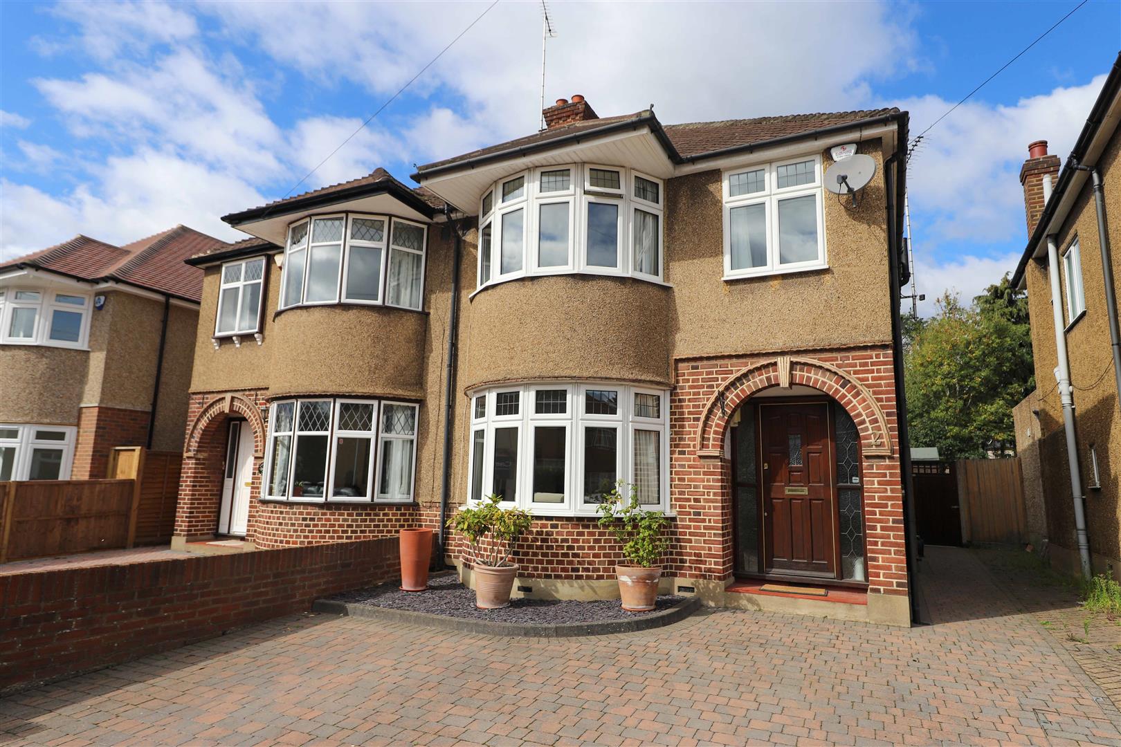 4 bedroom House SemiDetached for sale in Cotswold Close, Uxbridge