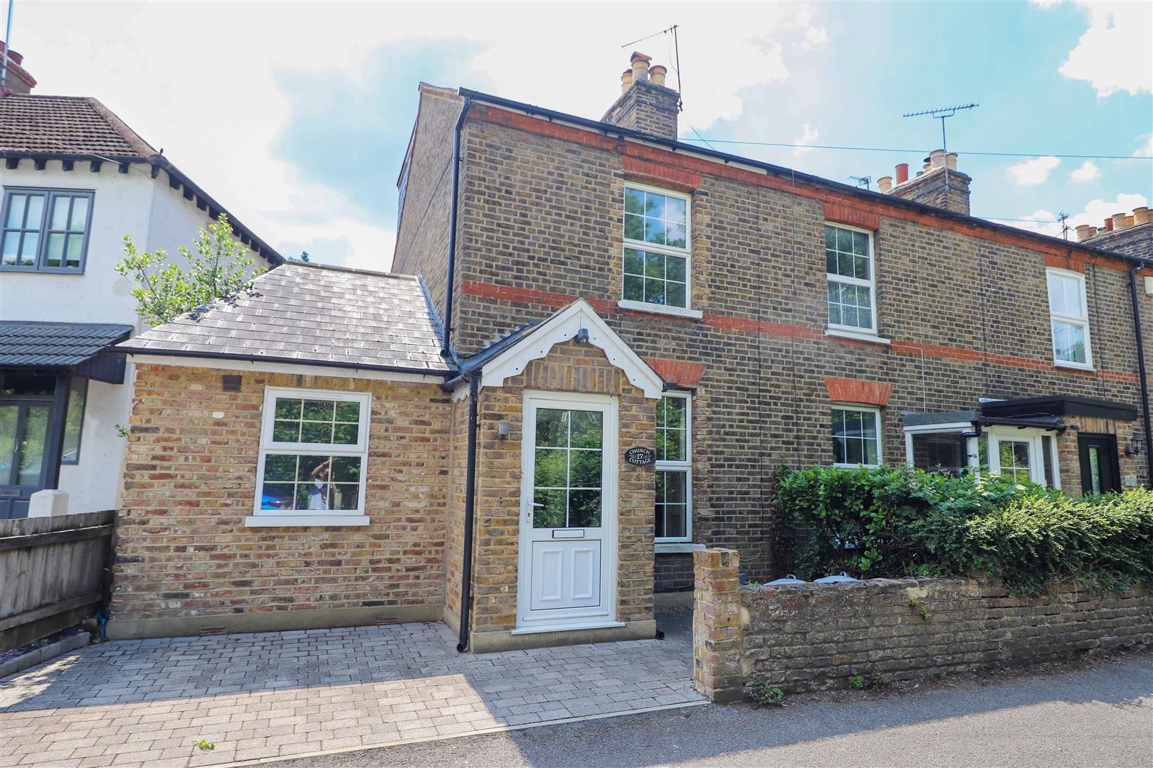 3 bedroom House for sale in Culvert Lane, Uxbridge Cameron