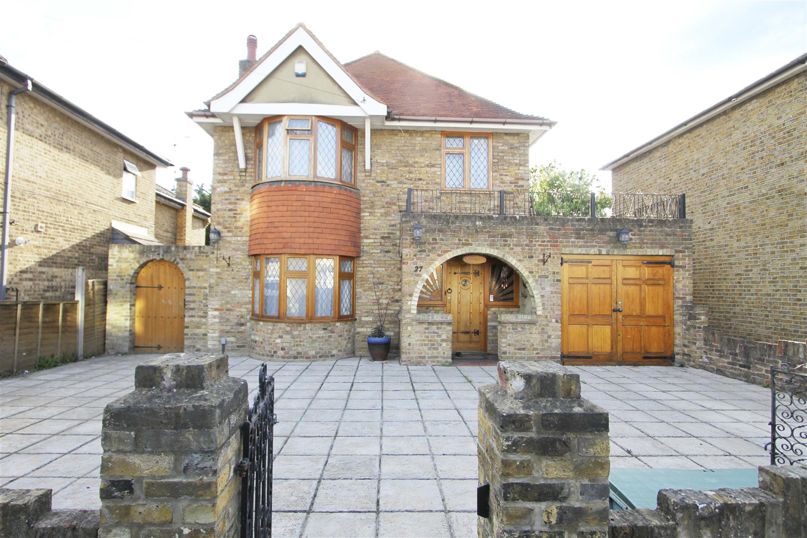 3 bedroom House for sale in Edgar Road, Yiewsley, West Drayton Cameron