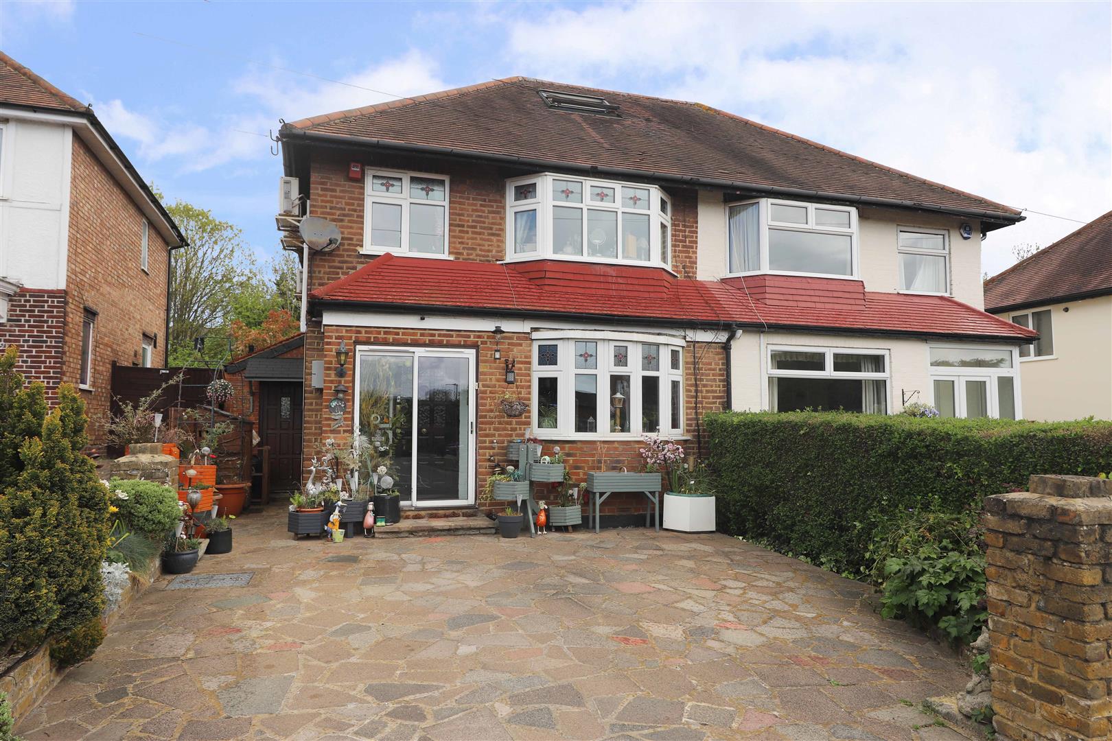 3 bedroom House SemiDetached for sale in Honeycroft Hill, Uxbridge