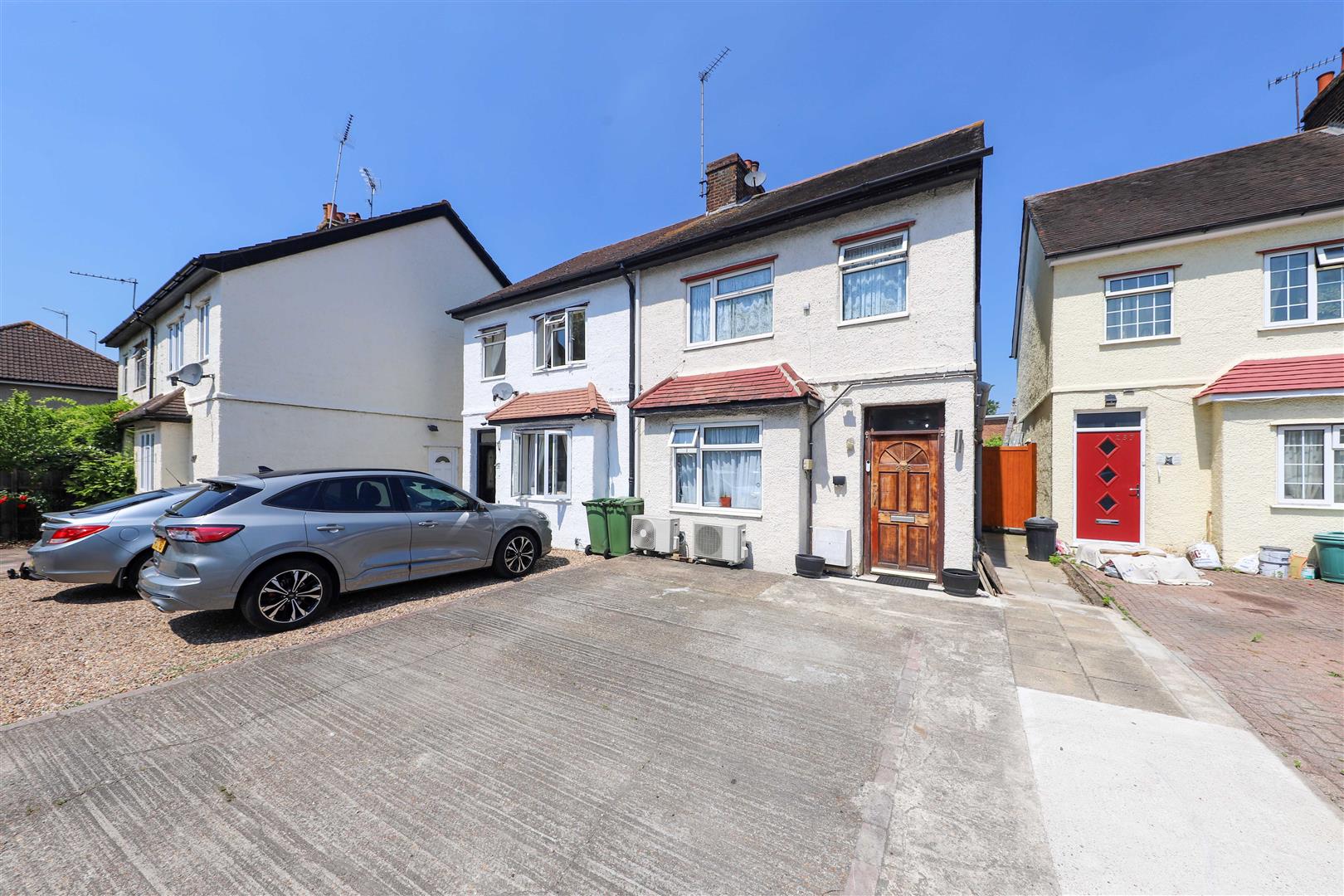 3 bedroom House SemiDetached for sale in Horton Road, West Drayton