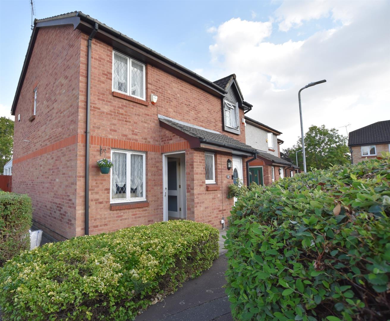 3 bedroom House End Terrace for sale in Lowdell Close, Yiewsley, West Drayton Cameron