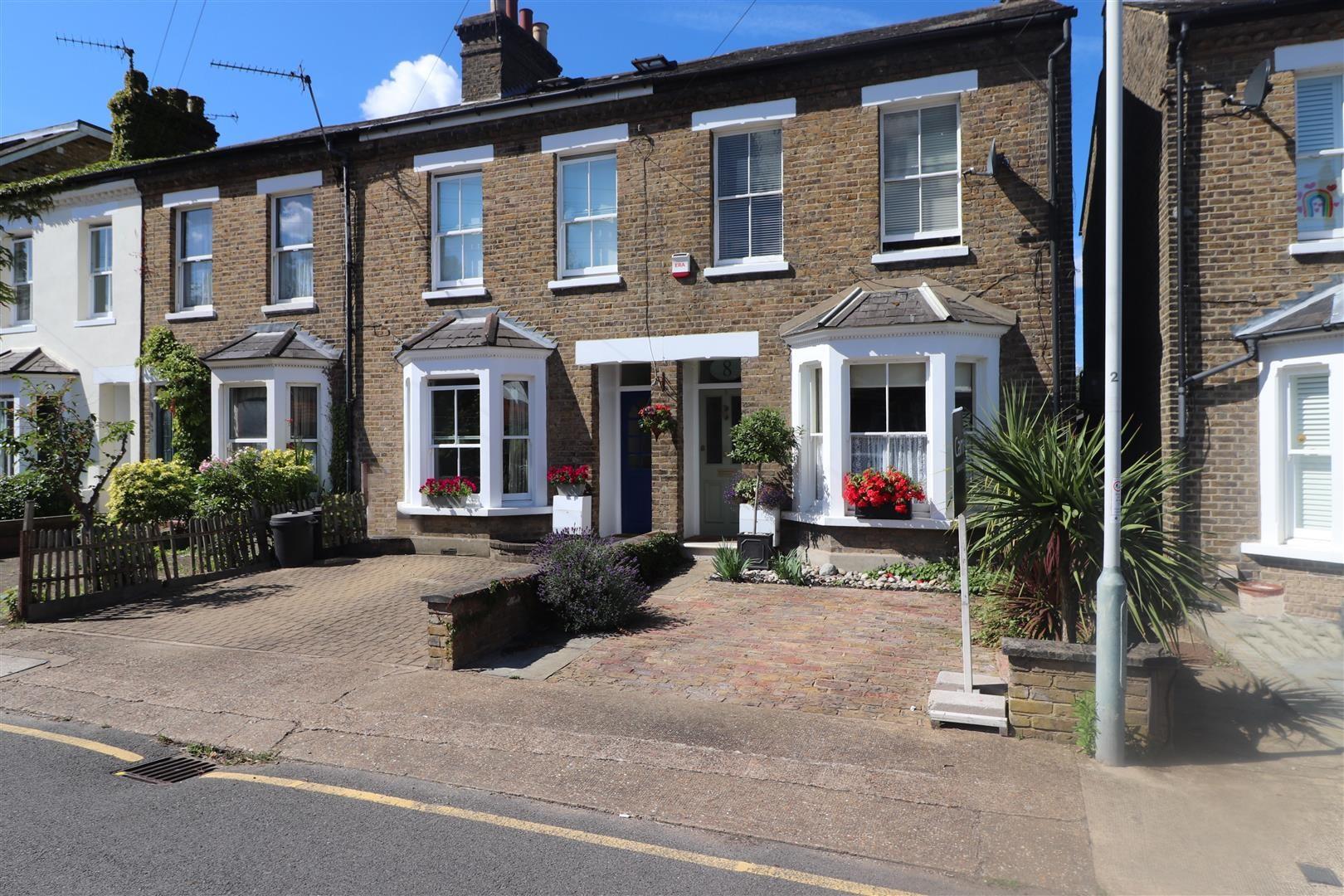 3 bedroom House for sale in Mead Road, North Uxbridge Cameron