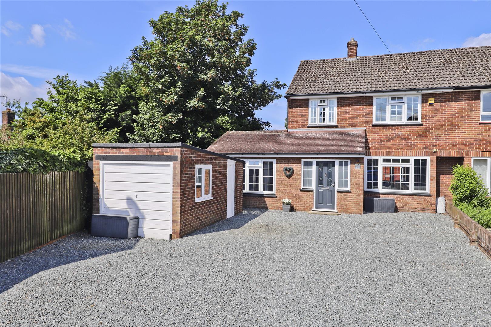4 bedroom House SemiDetached for sale in Newlyn Close, Hillingdon