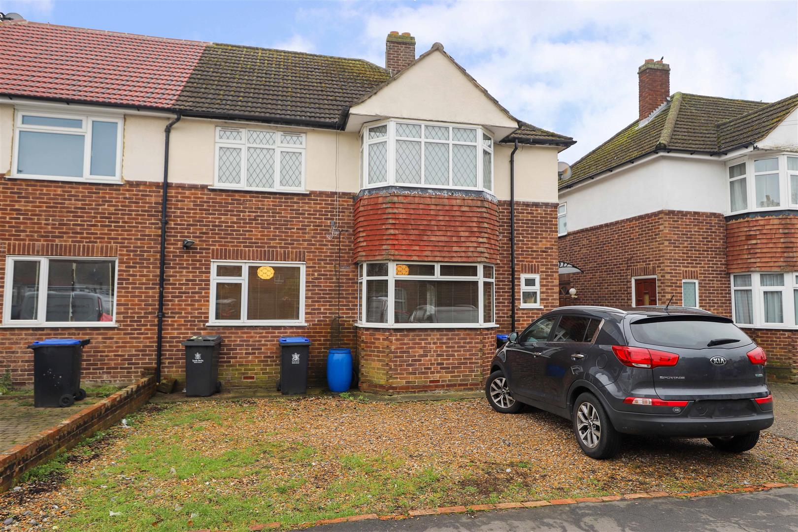 2 bedroom Lower for sale in Newtown Road, Denham Cameron