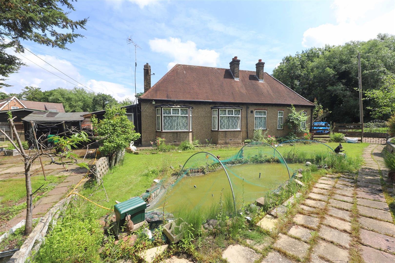 2 bedroom Bungalow for sale in Packet Boat Lane, Uxbridge Cameron