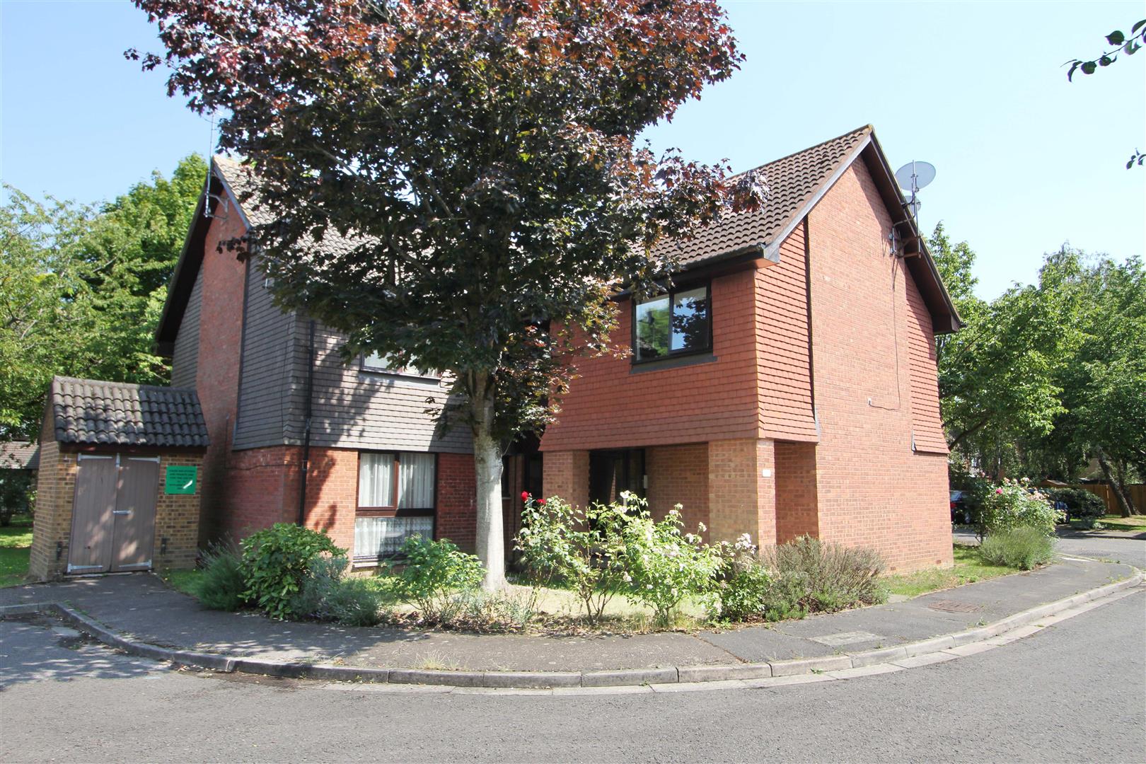 1 bedroom Flat/Apartment for sale in Ryeland Close, Yiewsley, West Drayton Cameron