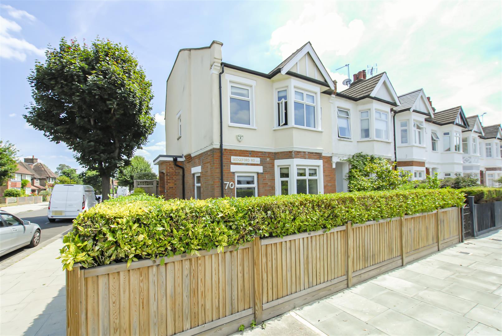 5 bedroom House End Terrace for sale in Sedgeford Road, London Cameron