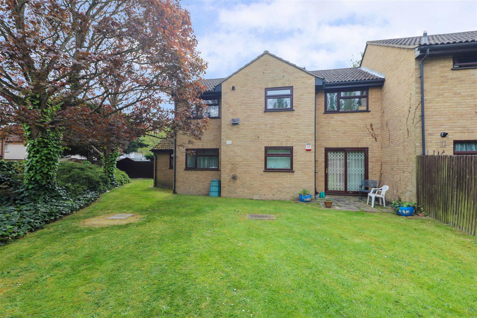 2 bedroom Apartment for sale in St. Johns Close, Uxbridge Cameron