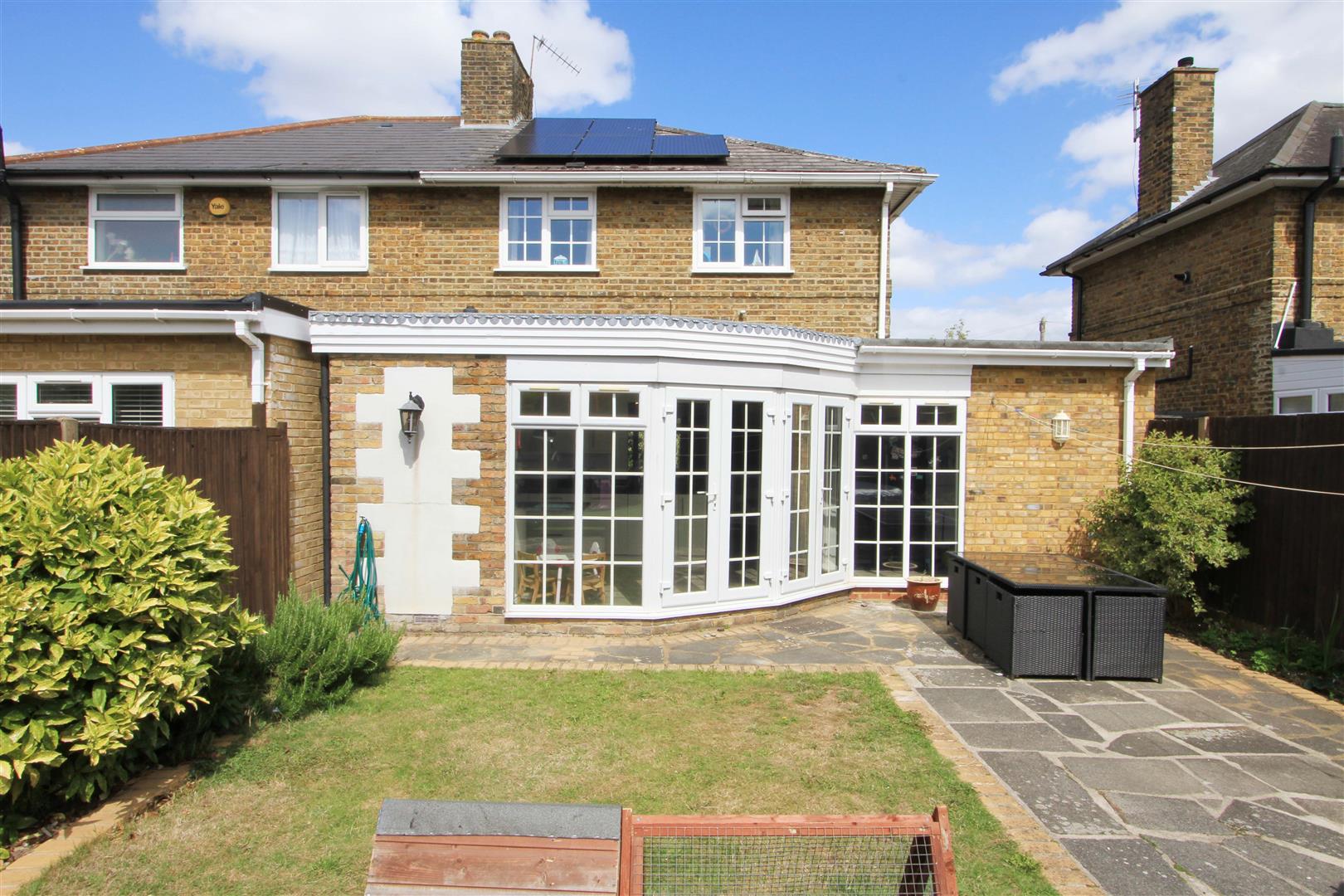 4 bedroom House for sale in Whitethorn Avenue, Yiewsley, West Drayton