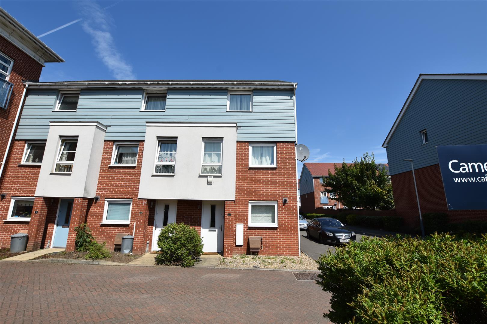 4 bedroom House for sale in Wraysbury Drive, West Drayton Cameron